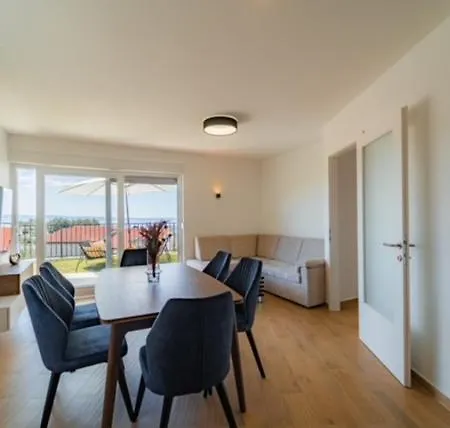Apartman Dvor 아파트 포드스트라나