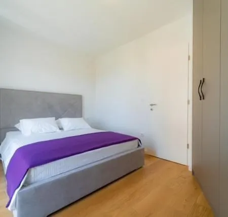 Apartman Dvor * Podstrana